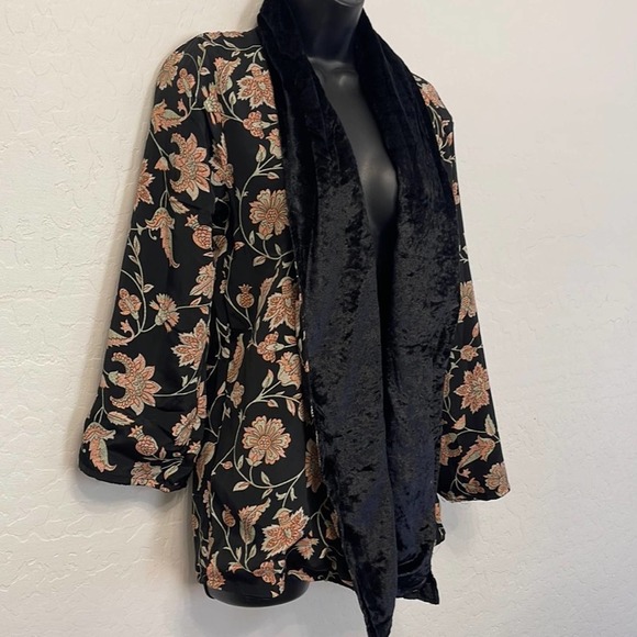 Cienna NWT  Reversible Velvet Jacket Women’s - Size Small/Medium - Picture 7 of 9